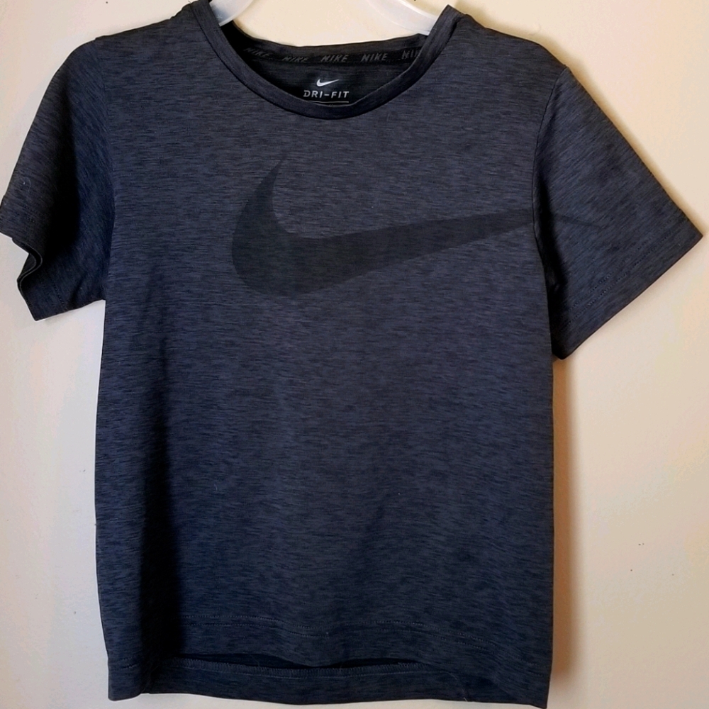 Boys shirt, Nike gray, size 6